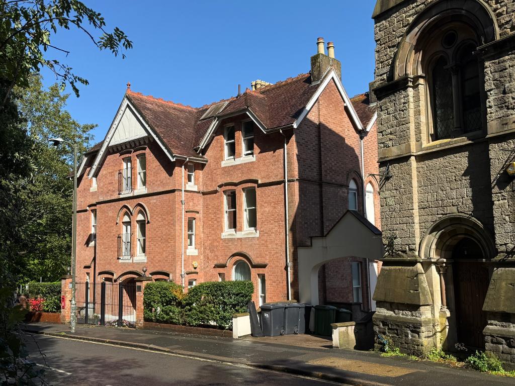 37-39 Wells Road, Malvern, Worcestershsire, WR14 4RJ