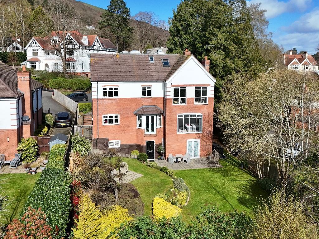 11 Holly View Drive, Malvern, Worcestershire, WR14 4BF
